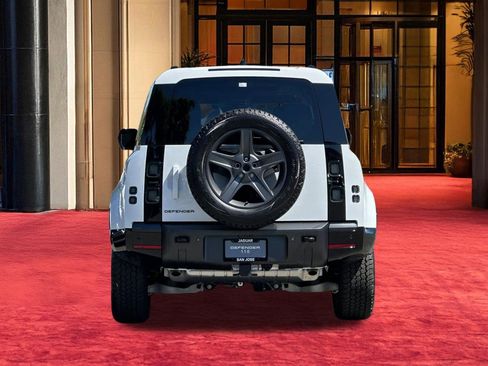 New 2026 Land Rover Defender 110 X-Dynamic SE AWD/4WD image 8