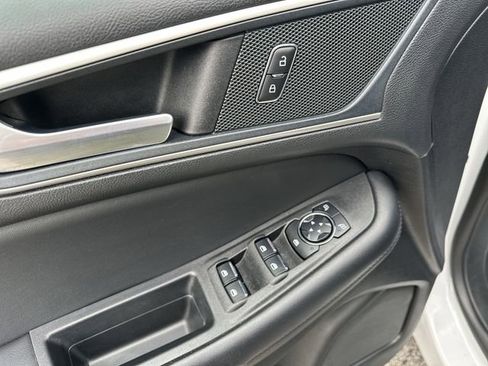 Used 2024 Ford Edge SEL AWD/4WD image 17