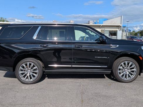 Used 2022 GMC Yukon Denali AWD/4WD image 6