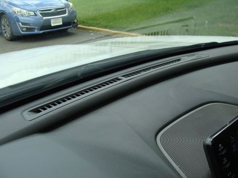 Used 2019 Honda Accord Sport image 32