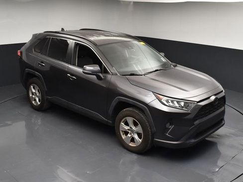 Used 2020 Toyota RAV4 XLE image 39