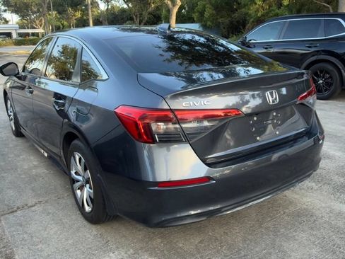 Used 2022 Honda Civic LX image 10