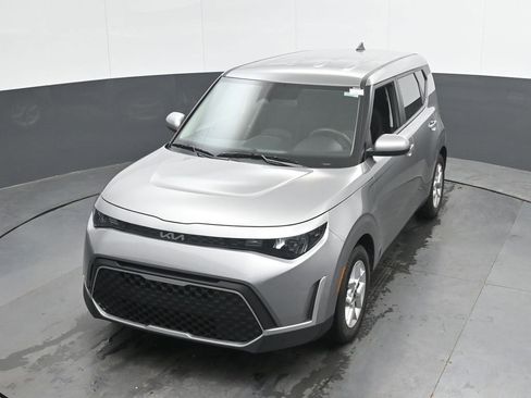Used 2025 Kia Soul LX w/ LX Technology Package FWD image 33
