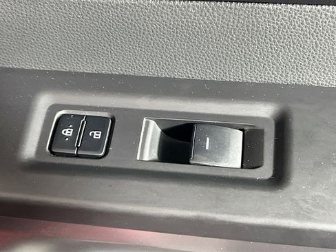 Used 2025 Toyota Tundra SR5 w/ SR5 Convenience Package AWD/4WD image 32