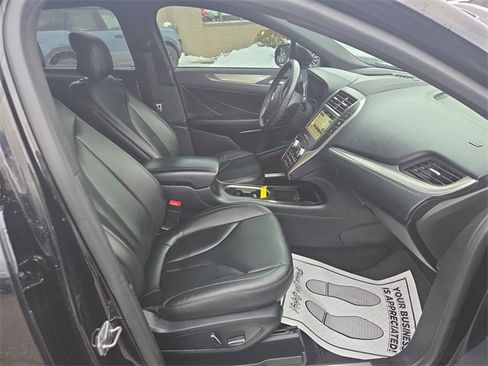 Used 2018 Lincoln MKC Premiere image 11