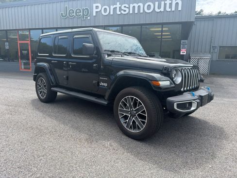 Used 2023 Jeep Wrangler Unlimited Sahara w/ Cold Weather Group AWD/4WD image 2