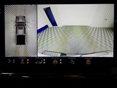 Used 2024 Chevrolet Silverado 1500 ZR2 w/ Technology Package image 14