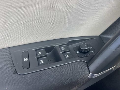 Used 2020 Volkswagen Tiguan S FWD image 26