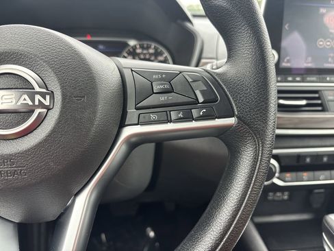 Used 2024 Nissan Altima 2.5 SV FWD image 26
