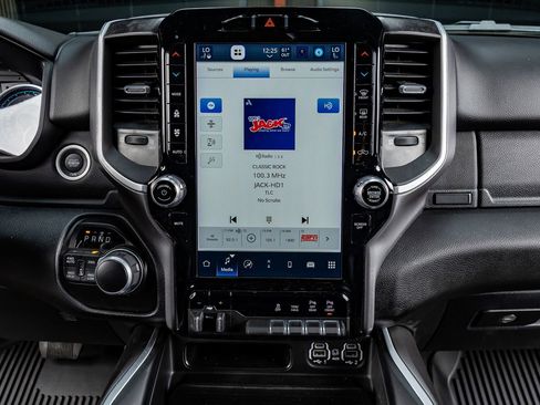 Used 2022 RAM 1500 Big Horn image 24