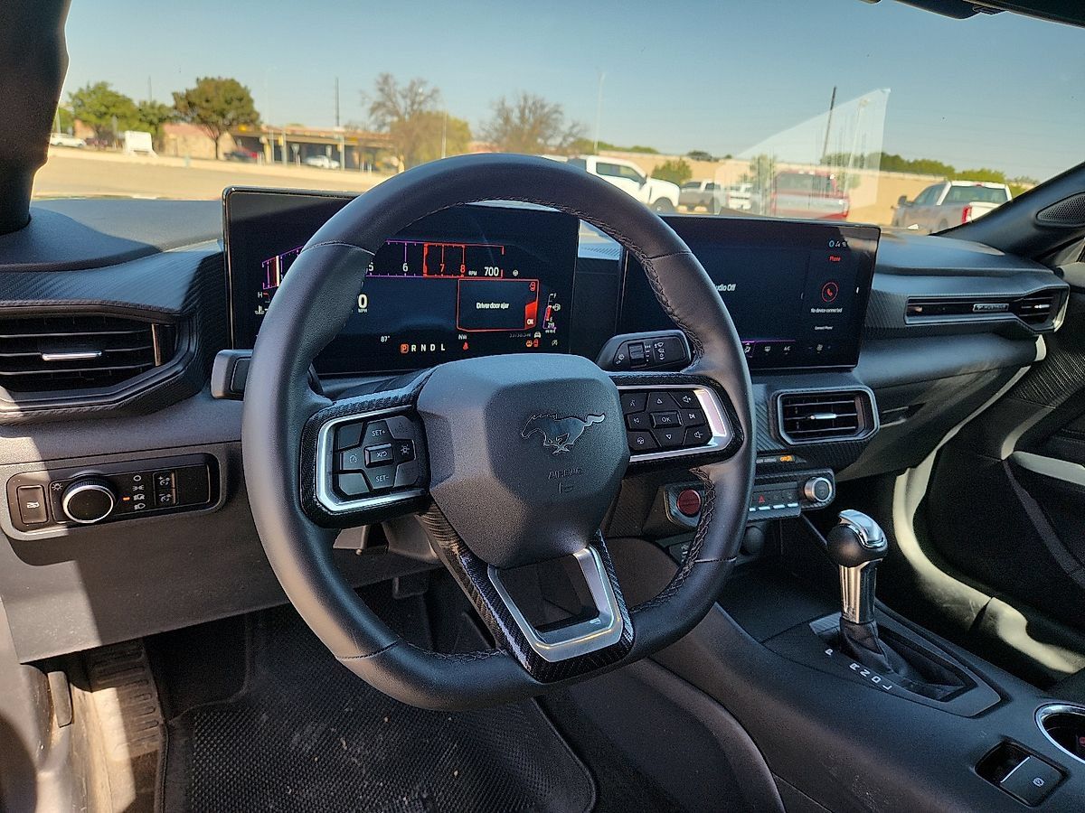 Used 2024 Ford Mustang Coupe RWD image 7