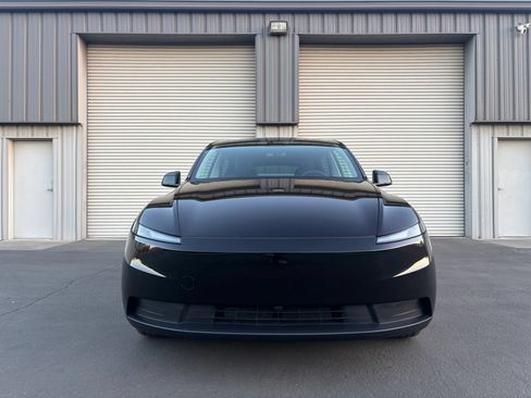 Used 2026 Tesla Model Y 2WD image 6