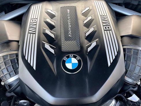 Used 2022 BMW X7 M50i w/ Executive Package image 33