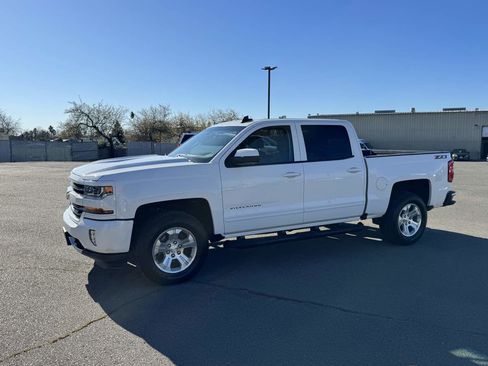 Used 2018 Chevrolet Silverado 1500 LT w/ All Star Edition image 6