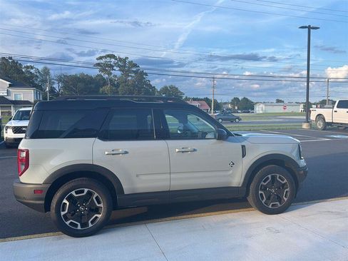 Used 2022 Ford Bronco Sport Outer Banks w/ Tech Package AWD/4WD image 8