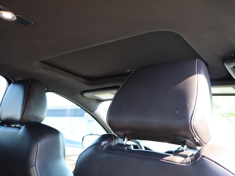 Used 2018 Ford Focus ST w/ Equipment Group 402A FWD image 13