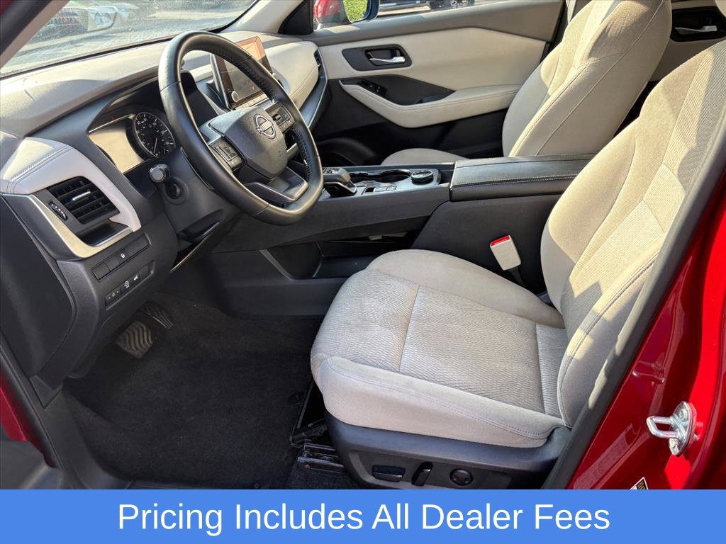 Certified 2025 Nissan Rogue SV AWD/4WD image 16