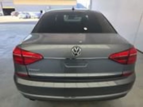 Used 2016 Volkswagen Passat 1.8T R-Line image 8