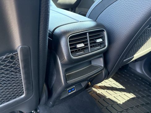 Used 2024 Mercedes-Benz GLE 350 4MATIC image 33