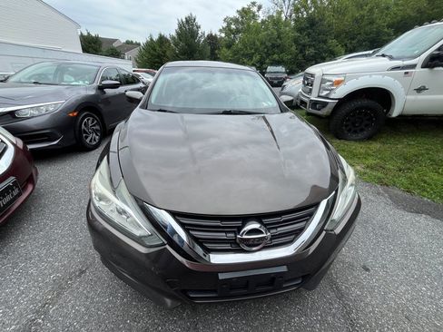 Used 2017 Nissan Altima 2.5 SV FWD image 2