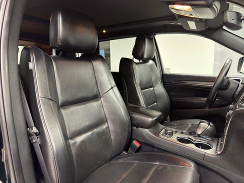 Used 2018 Jeep Grand Cherokee Limited w/ Luxury Group II image 12