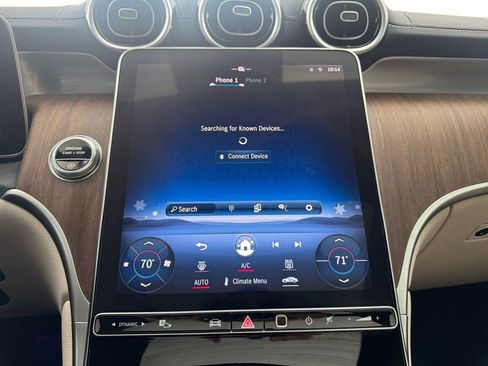 Used 2024 Mercedes-Benz GLC 300 4MATIC image 25