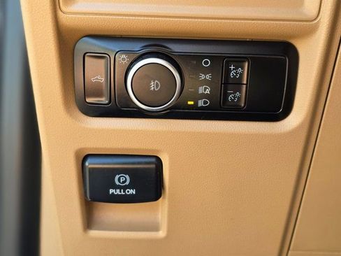 Used 2023 Ford F150 XLT image 37