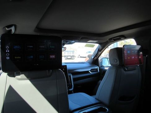 Used 2025 GMC Yukon XL Elevation w/ Elevation Premium Package image 28