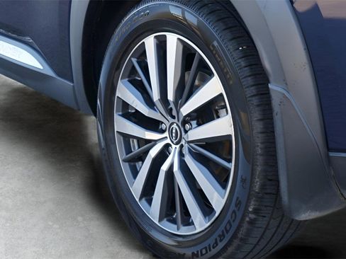 Used 2022 Nissan Pathfinder Platinum w/ Cargo Package image 8