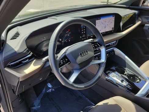 Certified 2025 Audi Q5 Premium w/ Convenience Package image 7