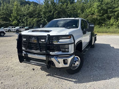New 2025 Chevrolet Silverado 3500 LT w/ Convenience Package image 10