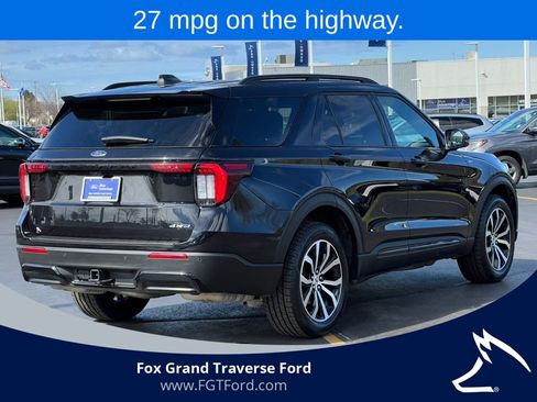 Certified 2025 Ford Explorer ST-Line AWD/4WD image 12