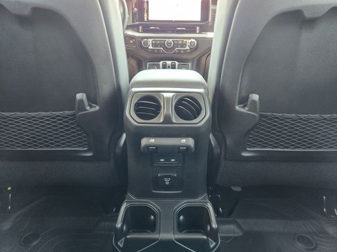 Used 2025 Jeep Gladiator Rubicon AWD/4WD image 13