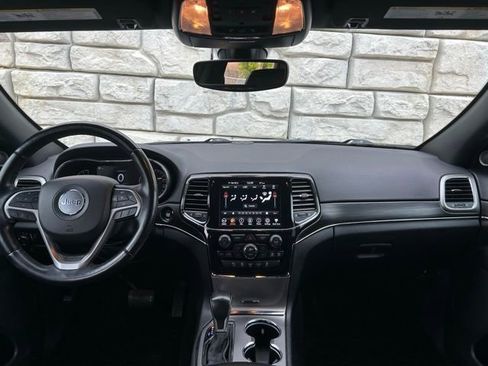 Certified 2022 Jeep Grand Cherokee Limited w/ Tech Group AWD/4WD image 10