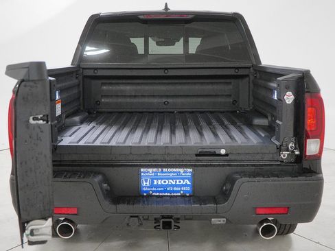 New 2026 Honda Ridgeline Black Edition image 11