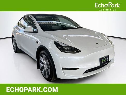 Used 2023 Tesla Model Y Long Range AWD/4WD image 1