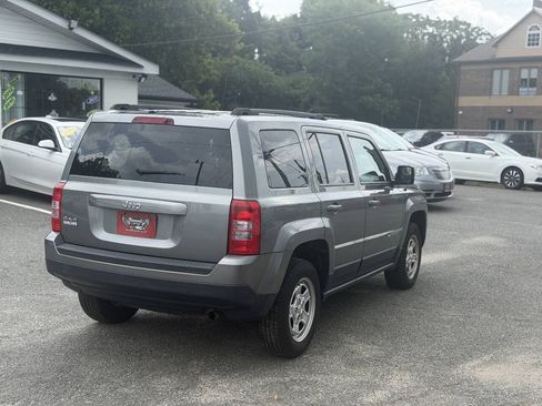 Used 2014 Jeep Patriot Sport AWD/4WD image 6