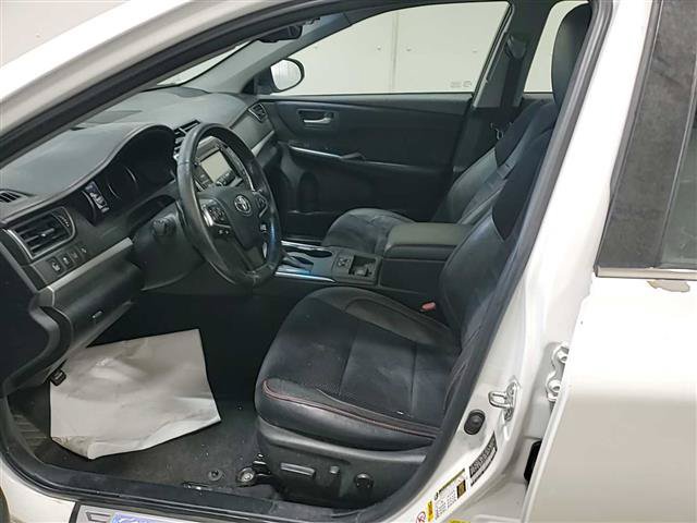 Used 2015 Toyota Camry XSE w/ Advanced Technology Package FWD image 2