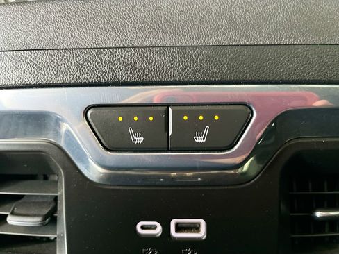 Used 2024 Chevrolet Silverado 2500 LTZ w/ LTZ Premium Package image 27