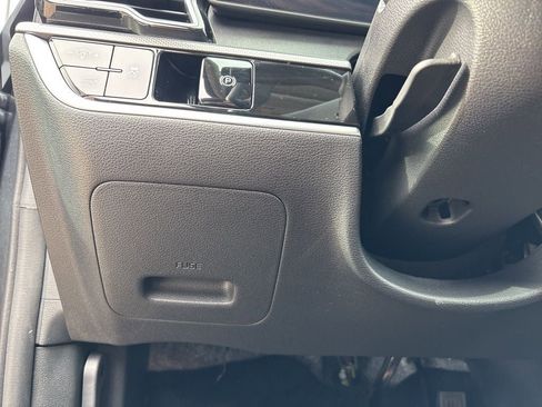 Used 2024 Kia Sportage SX image 16