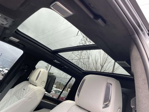 Certified 2025 Cadillac Escalade ESV Sport Platinum image 21