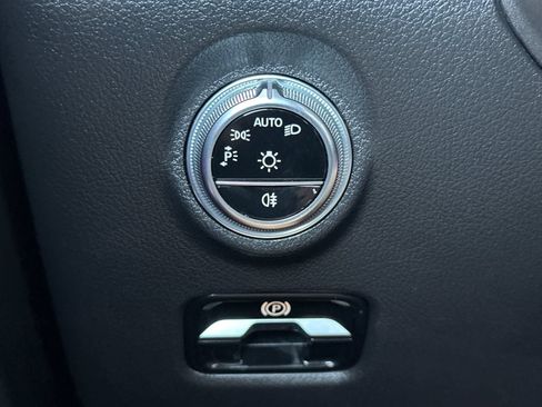 Used 2022 Mercedes-Benz C 300 Sedan image 29