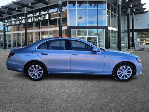 Used 2017 Mercedes-Benz E 300 4MATIC image 6