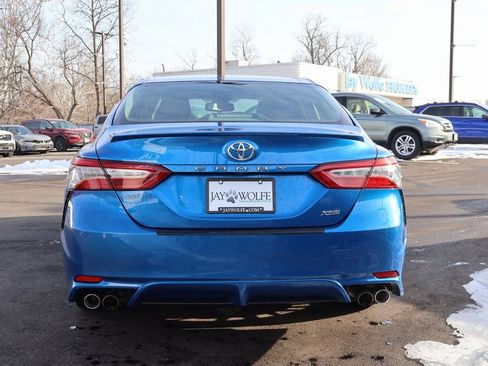 Used 2018 Toyota Camry XSE image 6