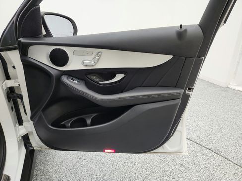 Used 2019 Mercedes-Benz GLC 300 image 19