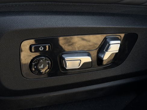 Used 2023 BMW XM AWD/4WD image 48