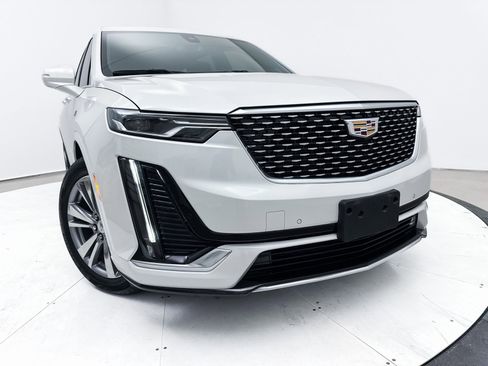 Used 2023 Cadillac XT6 Premium Luxury image 9