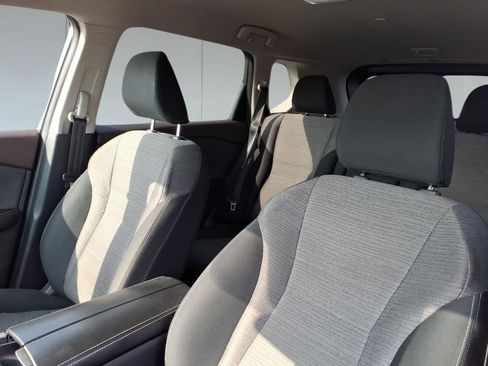 Used 2023 Nissan Rogue SV FWD image 16