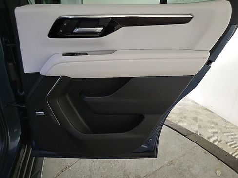 Certified 2025 Chevrolet Tahoe Premier image 25