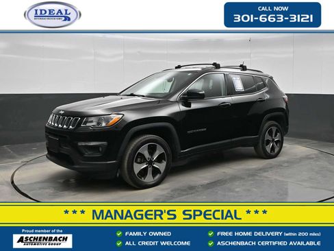 Used 2017 Jeep Compass Latitude w/ Popular Equipment Group AWD/4WD image 1